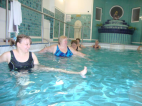 Cvičení v bazénu